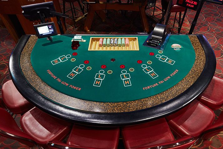 Grand Rush Casino کیسینو میں پوکر گیمز